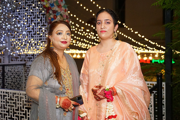 Fatima & Anjum 00134