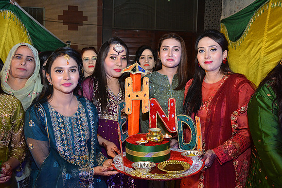 Usman & Maria Mehndi 00139
