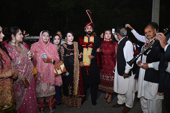 Usman & Hafsa Barat 00132