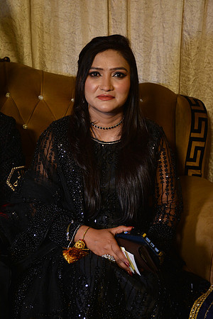 Usman & Hafsa Barat 00083