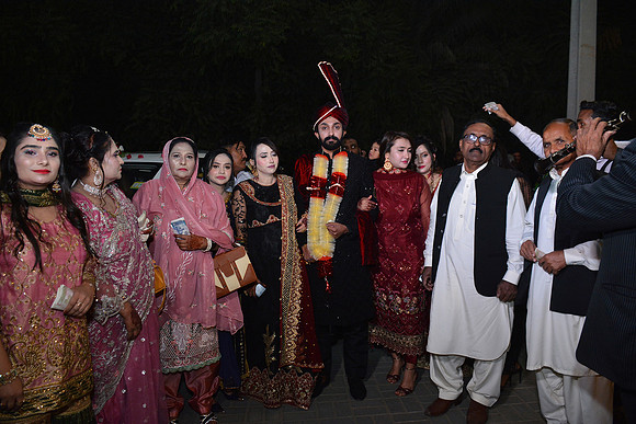 Usman & Hafsa Barat 00133