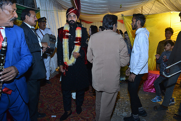 Usman & Hafsa Barat 00096