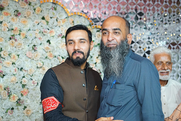 Fatima & Anjum 00220