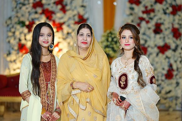 Hina & Jaffar Barat 00210