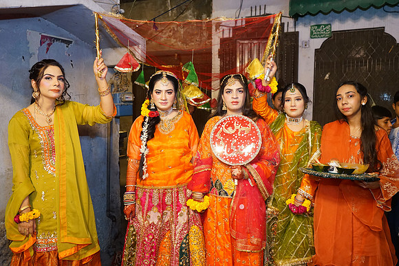 Rafiya & Fahad Mehndi 00235