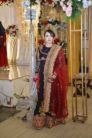 Usman & Hafsa Barat 00196