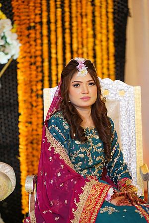 Ayesha & Arslan Mehndi 00021