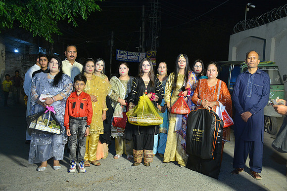 Usama & Bisma Mayon 00171