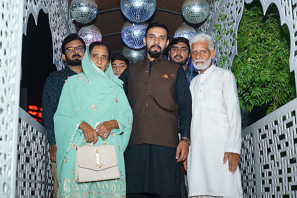 Fatima & Anjum 00149