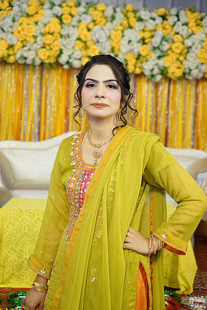 Rafiya & Fahad Mehndi 00190