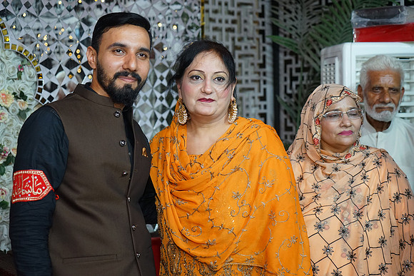 Fatima & Anjum 00226