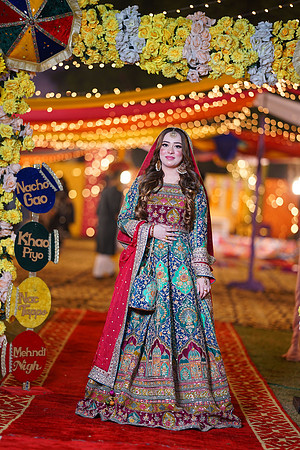 Mahnoor & Farooq Mehndi 00007