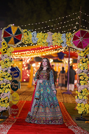 Mahnoor & Farooq Mehndi 00009