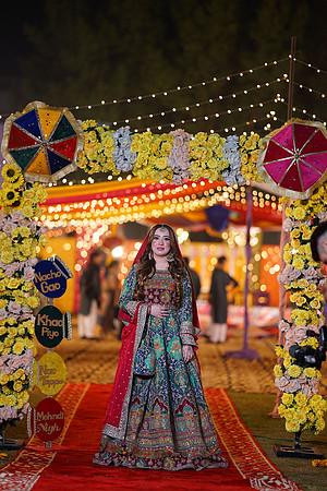 Mahnoor & Farooq Mehndi 00008