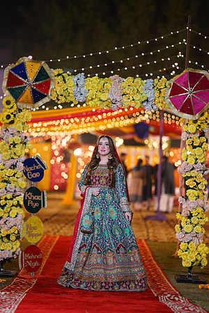 Mahnoor & Farooq Mehndi 00010