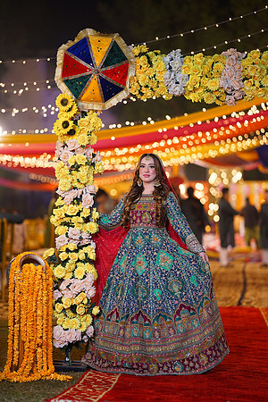 Mahnoor & Farooq Mehndi 00012