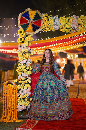 Mahnoor & Farooq Mehndi 00013