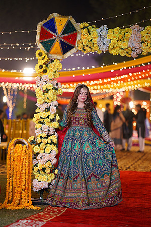 Mahnoor & Farooq Mehndi 00015
