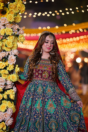 Mahnoor & Farooq Mehndi 00017