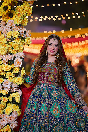 Mahnoor & Farooq Mehndi 00018