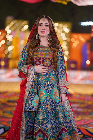 Mahnoor & Farooq Mehndi 00023