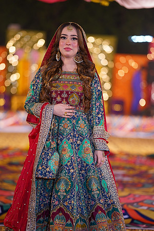 Mahnoor & Farooq Mehndi 00022
