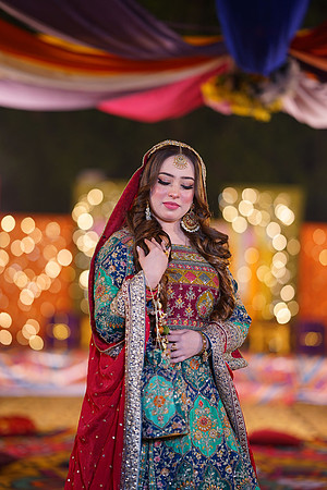 Mahnoor & Farooq Mehndi 00028