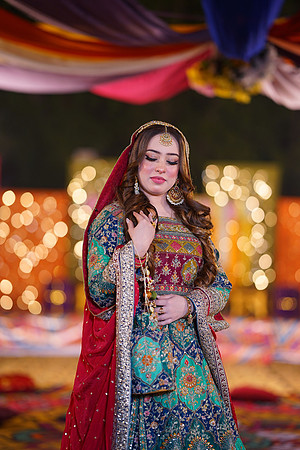 Mahnoor & Farooq Mehndi 00029