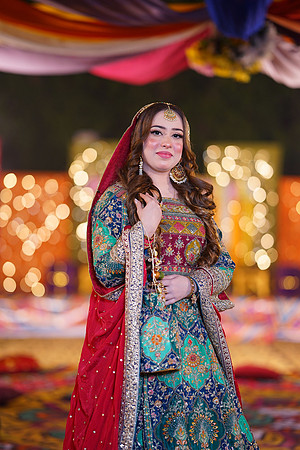 Mahnoor & Farooq Mehndi 00026