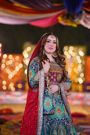 Mahnoor & Farooq Mehndi 00027