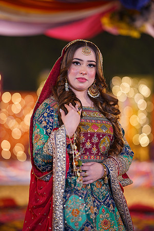 Mahnoor & Farooq Mehndi 00031