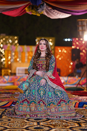 Mahnoor & Farooq Mehndi 00034