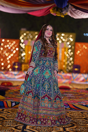 Mahnoor & Farooq Mehndi 00033