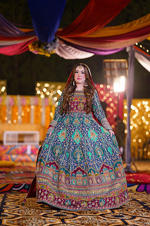 Mahnoor & Farooq Mehndi 00047