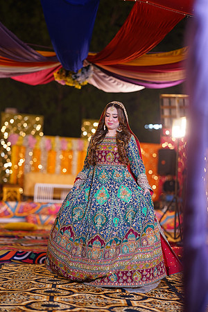 Mahnoor & Farooq Mehndi 00048
