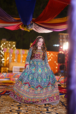 Mahnoor & Farooq Mehndi 00049