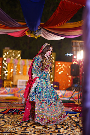 Mahnoor & Farooq Mehndi 00050