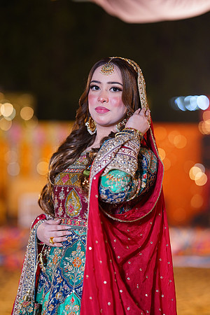 Mahnoor & Farooq Mehndi 00056