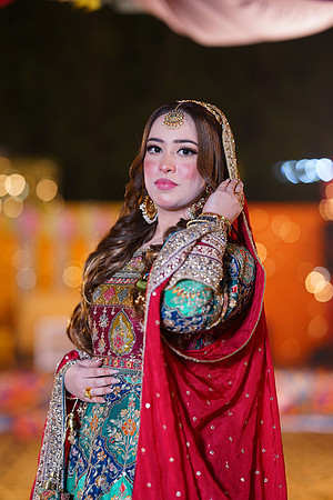 Mahnoor & Farooq Mehndi 00057