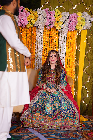 Mahnoor & Farooq Mehndi 00090