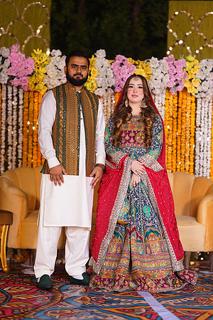 Mahnoor & Farooq Mehndi 00093