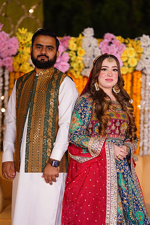 Mahnoor & Farooq Mehndi 00097