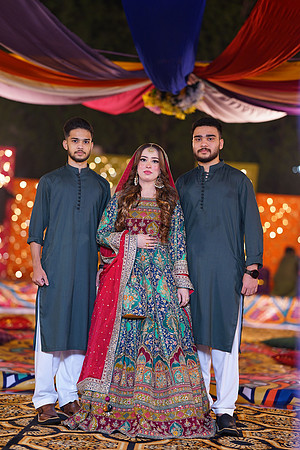 Mahnoor & Farooq Mehndi 00120