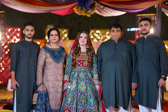 Mahnoor & Farooq Mehndi 00121