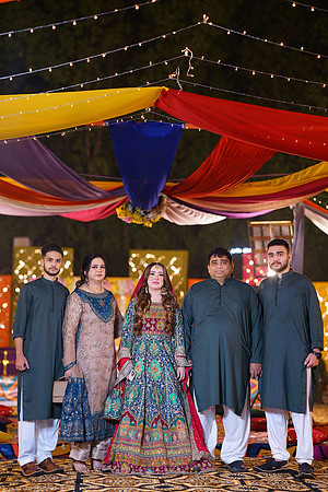 Mahnoor & Farooq Mehndi 00123