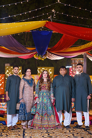 Mahnoor & Farooq Mehndi 00124