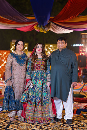 Mahnoor & Farooq Mehndi 00128