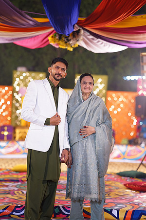 Mahnoor & Farooq Mehndi 00150