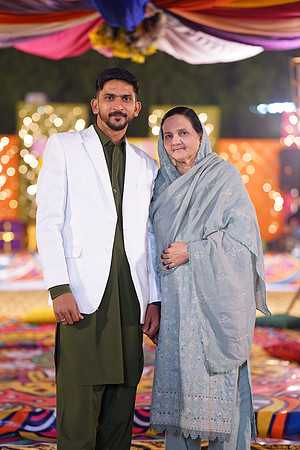 Mahnoor & Farooq Mehndi 00153