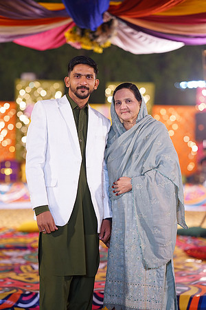 Mahnoor & Farooq Mehndi 00154